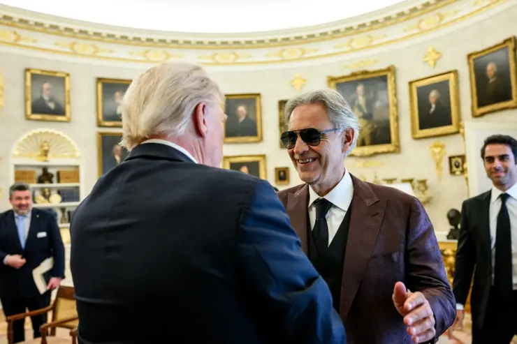 Trump’s Singer Receives Saudi Money