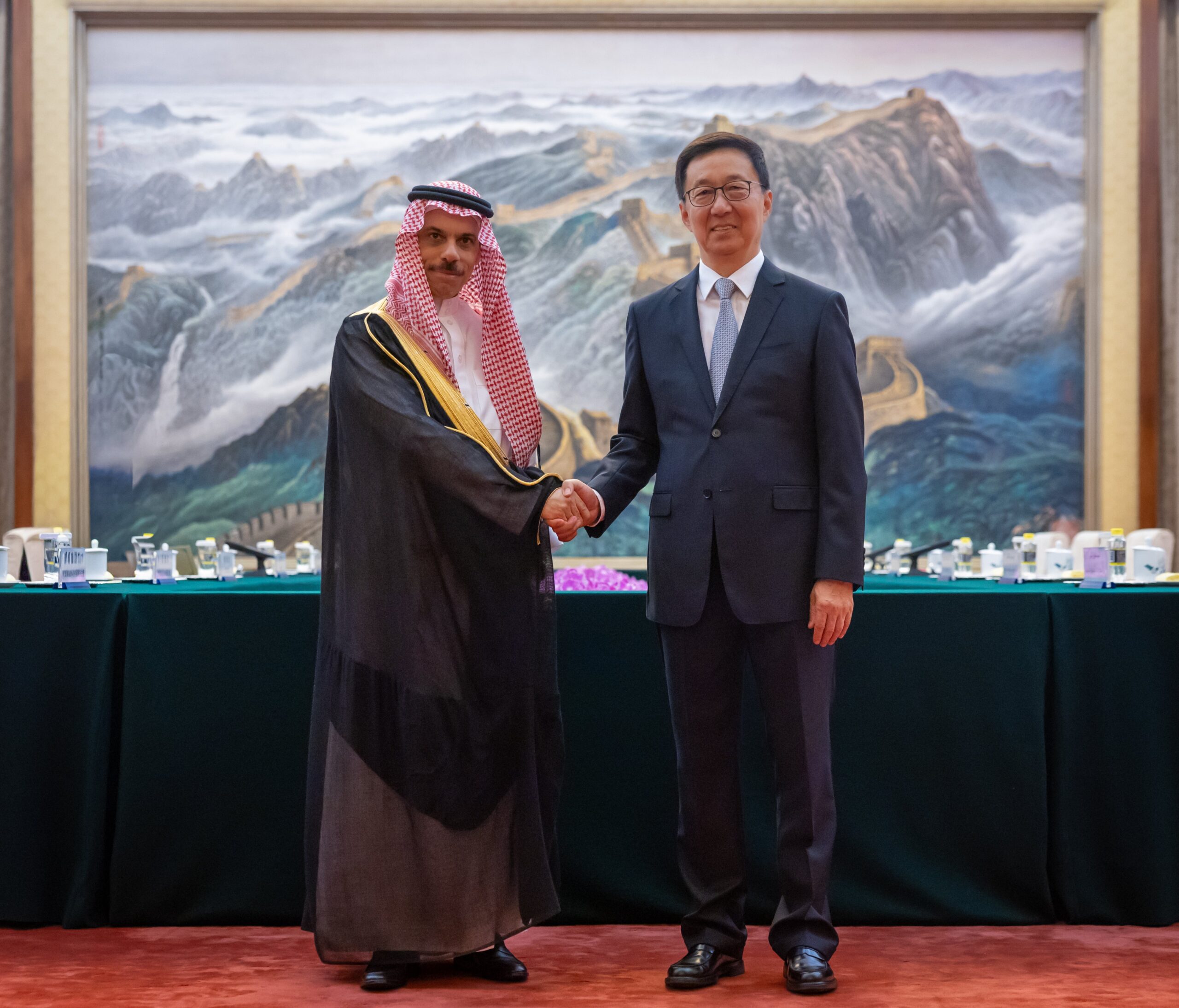 Saudi Arabia Seeks Chinese Mediation Over Passage of Its Ships Through the Strait of Hormuz